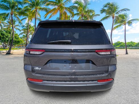 New 2026 Jeep Grand Cherokee Altitude image 4