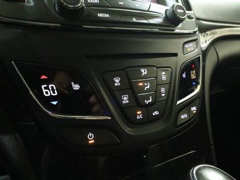 Used 2016 Buick Regal FWD image 17