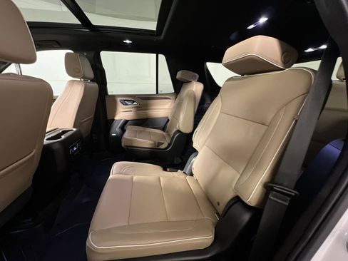 Used 2021 Chevrolet Tahoe Premier w/ Premium Package image 24