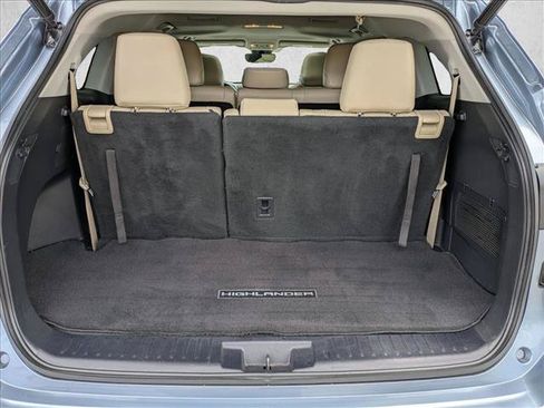 Used 2022 Toyota Highlander XLE FWD image 6