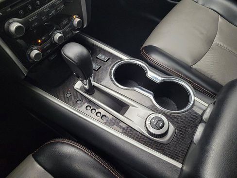 Used 2020 Nissan Pathfinder SL AWD/4WD image 26