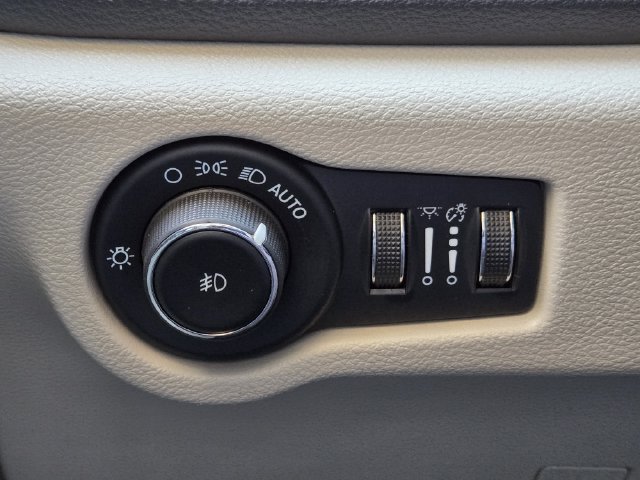 Certified 2023 Chrysler Pacifica Touring-L FWD image 21