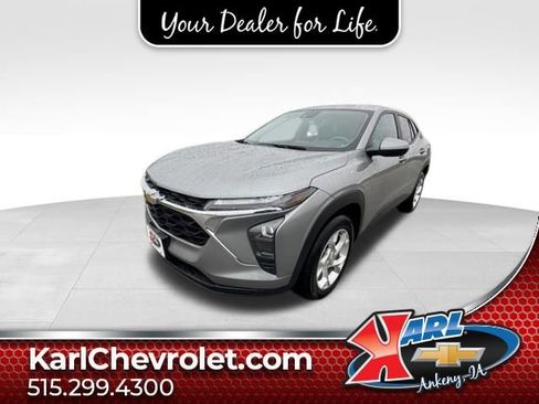 Used 2024 Chevrolet Trax LS w/ LS Convenience Package FWD image 1