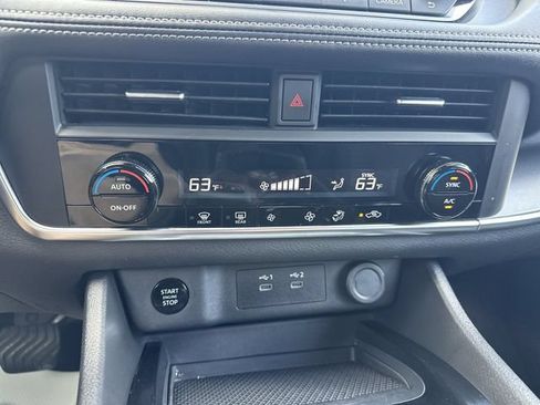 Used 2024 Nissan Rogue SV AWD/4WD image 18