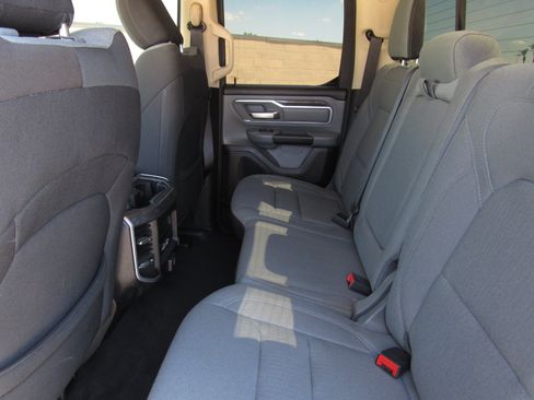 Used 2020 RAM 1500 Big Horn AWD/4WD image 12
