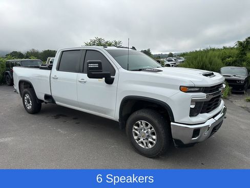 Used 2024 Chevrolet Silverado 3500 LT AWD/4WD image 2