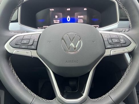 New 2026 Volkswagen Taos SE FWD image 15