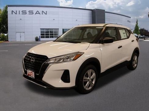 New 2025 Nissan Kicks Play S image 4