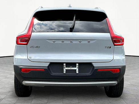 Used 2022 Volvo XC40 T5 Momentum AWD/4WD image 5