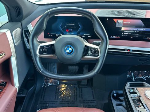 Used 2023 BMW iX M60 image 15