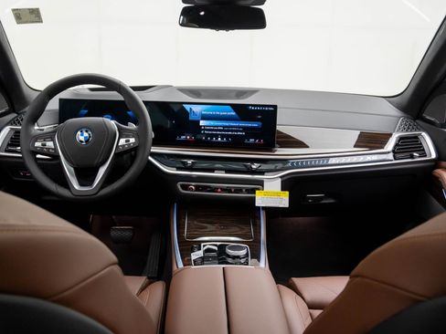 New 2026 BMW X5 xDrive50e image 10