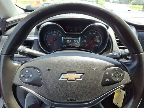Used 2016 Chevrolet Impala LT w/ Convenience Package FWD image 11