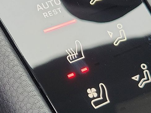 New 2026 Porsche Macan image 22