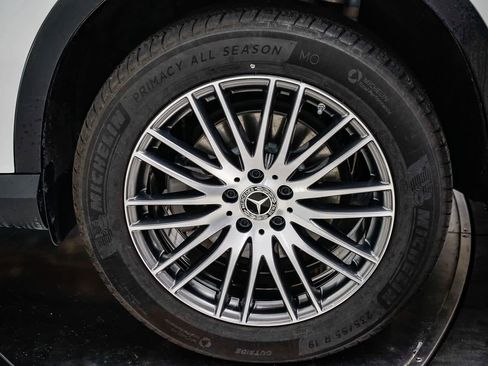 Used 2025 Mercedes-Benz GLC 300 image 10