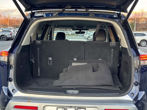 Used 2023 Nissan Pathfinder SL image 17