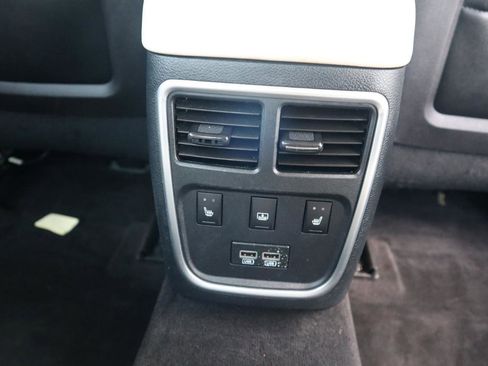 Used 2015 Chrysler 300 C w/ Light Group image 49