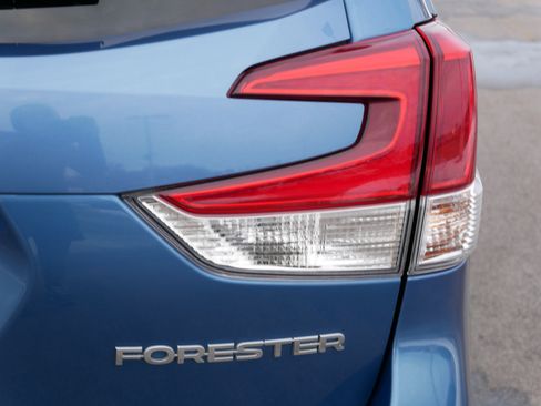 Used 2021 Subaru Forester Premium image 17