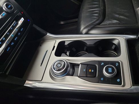 Used 2020 Ford Explorer Platinum w/ Premium Technology Package image 26