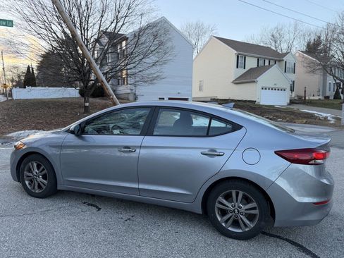 Used 2017 Hyundai Elantra Value Edition image 5