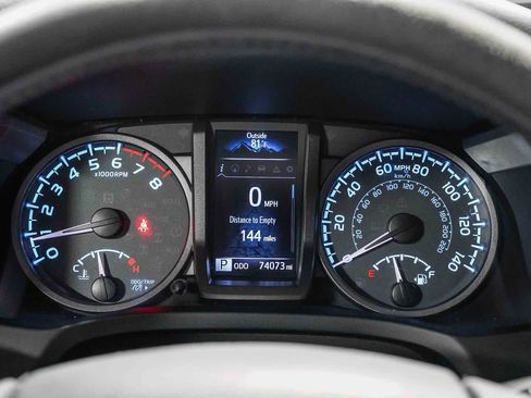 Used 2019 Toyota Tacoma TRD Off-Road w/ Technology Package AWD/4WD image 24