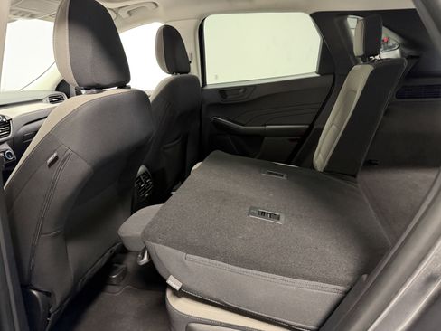 Used 2022 Ford Escape SE w/ SE Sport Appearance Package image 25