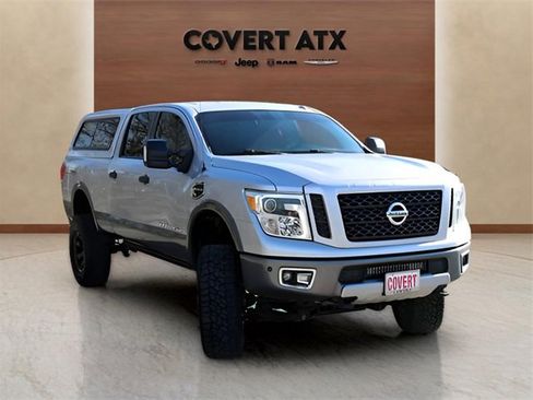 Used 2017 Nissan Titan PRO-4X image 5