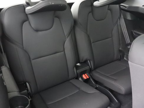 Used 2025 Volvo XC90 B6 Plus image 36