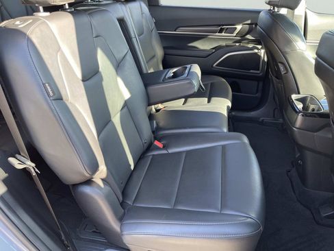 Certified 2025 Kia Telluride LX image 16
