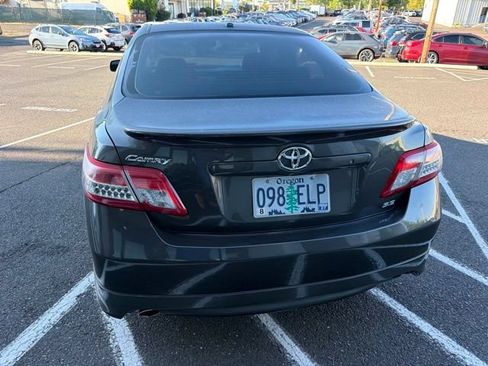 Used 2010 Toyota Camry SE FWD image 7