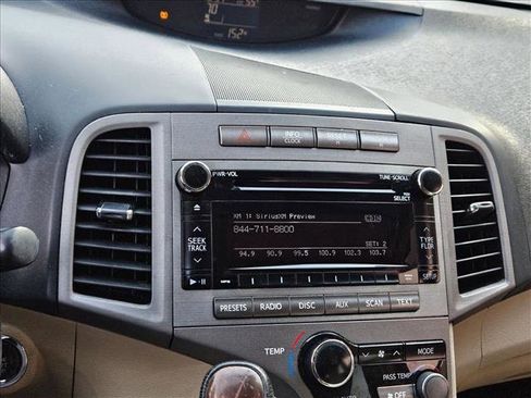 Used 2010 Toyota Venza image 11