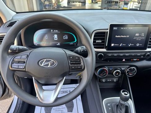 Used 2026 Hyundai Venue SE FWD image 15