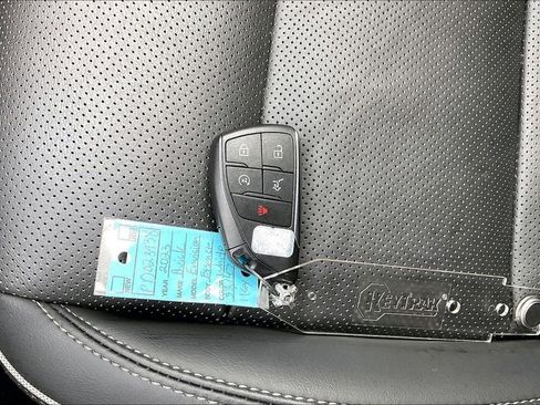 Used 2023 Buick Envision Essence image 36