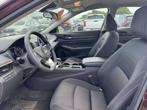 Used 2024 Nissan Altima 2.5 SV FWD image 18
