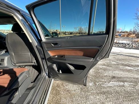 Used 2021 Volkswagen Atlas SEL Premium image 27