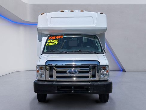 Used 2016 Ford E-450 and Econoline 450 Super Duty RWD image 7