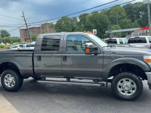 Used 2016 Ford F250 XLT w/ XLT Premium Package AWD/4WD image 4