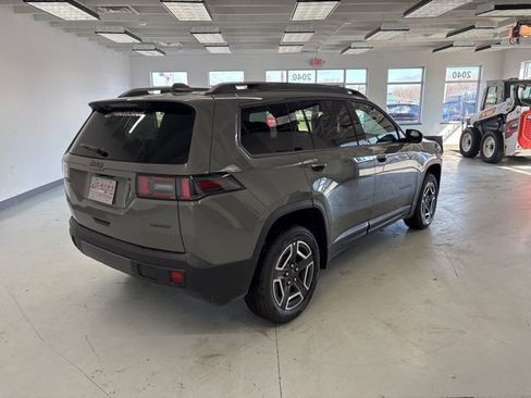 New 2026 Jeep Cherokee Laredo image 7