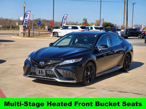 Used 2023 Toyota Camry XSE image 3
