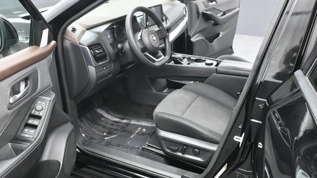 Used 2021 Nissan Rogue SV AWD/4WD image 17