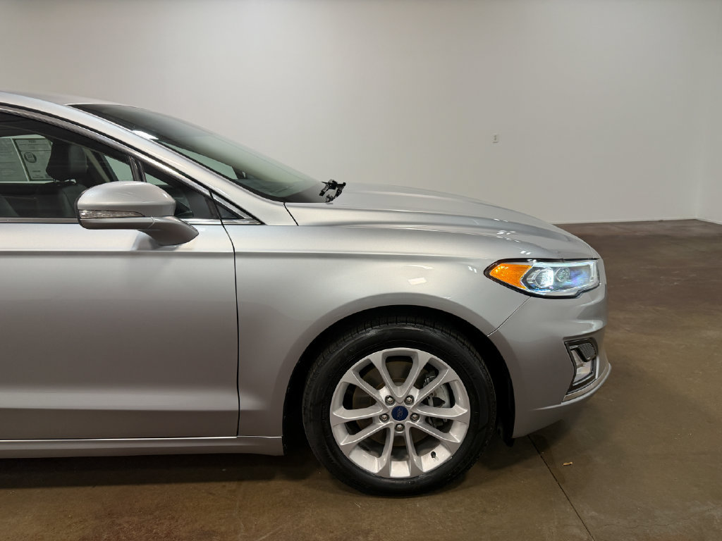 Used 2020 Ford Fusion Energi Titanium FWD image 31