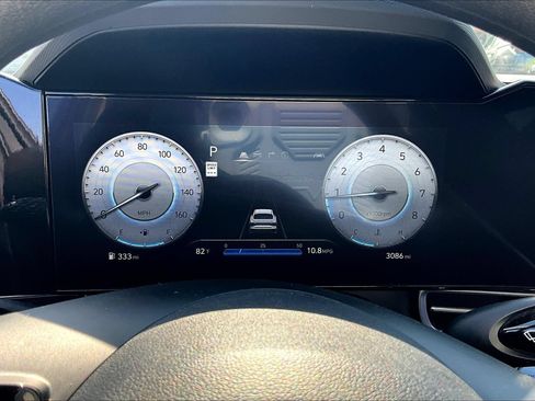 Used 2024 Hyundai Elantra SEL FWD image 13
