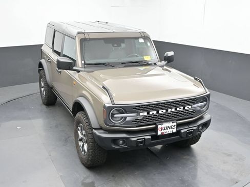 Used 2025 Ford Bronco Badlands AWD/4WD image 36