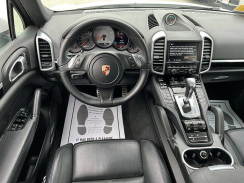 Used 2014 Porsche Cayenne S image 23