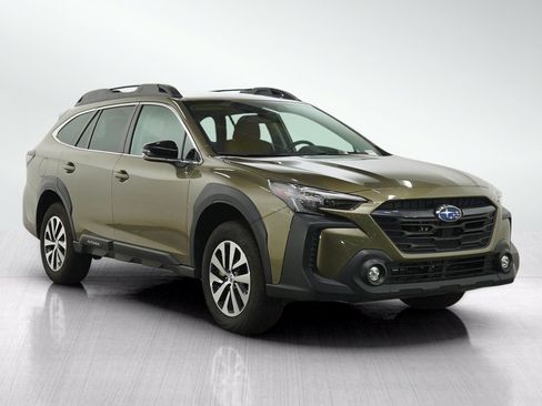 Used 2025 Subaru Outback Premium AWD/4WD image 7