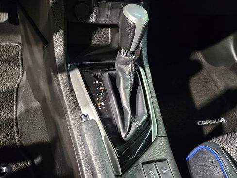 Used 2019 Toyota Corolla SE FWD image 32