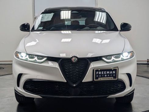 Used 2025 Alfa Romeo Tonale w/ Premium Package AWD/4WD image 3