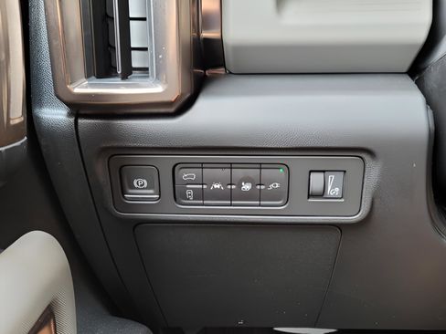 New 2025 GMC Hummer EV 3X image 37