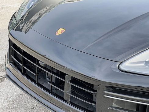 Used 2021 Porsche Cayenne Turbo image 15