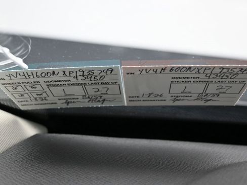 Used 2023 Volvo XC90 T8 Plus image 10