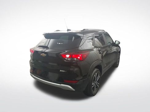 Used 2024 Chevrolet TrailBlazer LT w/ Convenience Package AWD/4WD image 2